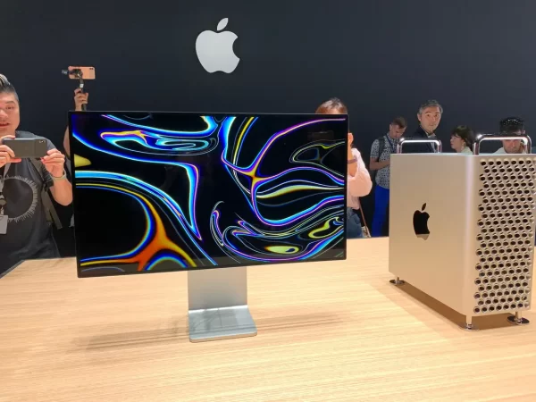 Apple Pro Display XDR, 32", nanoteksturirano steklo, 6K retina zaslon, brez stojala - Image 4