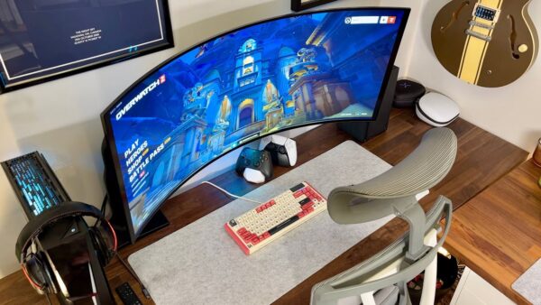 LG 45GR95QE gaming monitor, OLED, QHD (45GR95QE-B) - Image 3