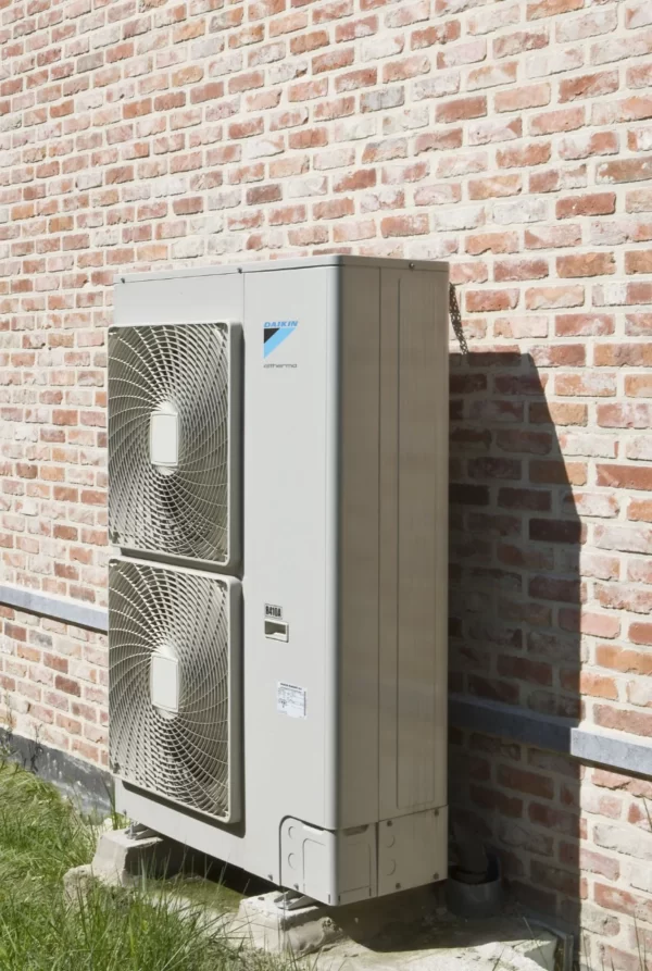 DAIKIN VISOKOTEMPERATURNA OGREVALNA TOPLOTNA ČRPALKA ERRQ016AY1 + EKHBRD016ADY17 16kW - 3 fazna - Image 4