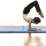 Napihljiva gimnastična podloga s tlačilko 500x100x10 cm modra - Image 2
