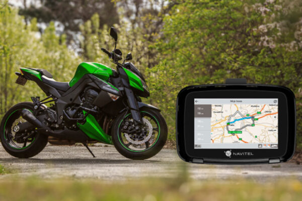 NAVITEL G590 MOTO navigacija GPS, za motoriste, 5" zaslon, baterija, Bluetooth, IP66 vodoodpornost, nameščeni zemljevidi, naprstnik, črna - Image 3