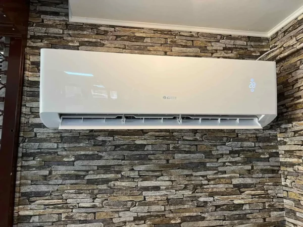 GREE AMBER NORDIC 3,5 kW (GWH12YD-S6DBA1A) – 4,2kW ogrevanja (ogrevano dno zunanje enote) z montažo - Image 7