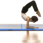 Napihljiva gimnastična podloga s tlačilko 300x100x10 cm modra - Image 2