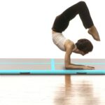 Napihljiva gimnastična podloga s tlačilko 400x100x10 cm zelena - Image 2